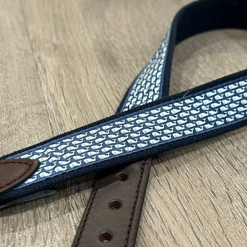 New? Vineyard Vines Size 30 Classic Whale Print Navy Canvas and Leather Belt